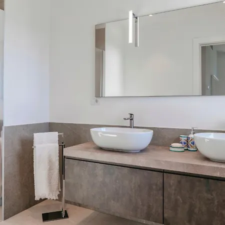 Gioia 8, Emma 别墅 *