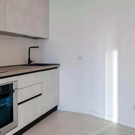 Gioia 8, Emma 圣雷默