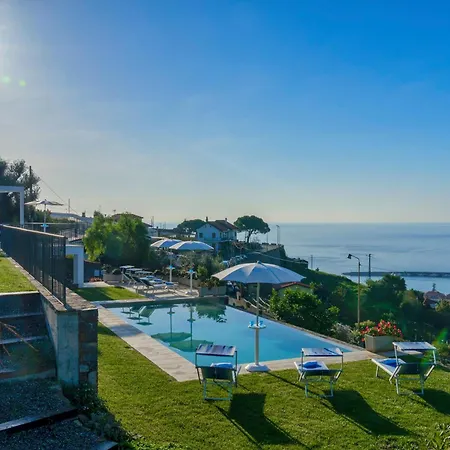 Gioia 8, Emma 别墅 *