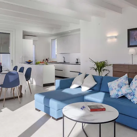 Gioia 8, Emma 别墅 *